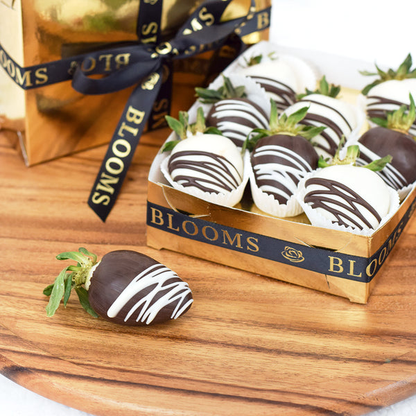 Gourmet Gifts Berry Drizzle Chocolate Dipped Strawberries Toronto