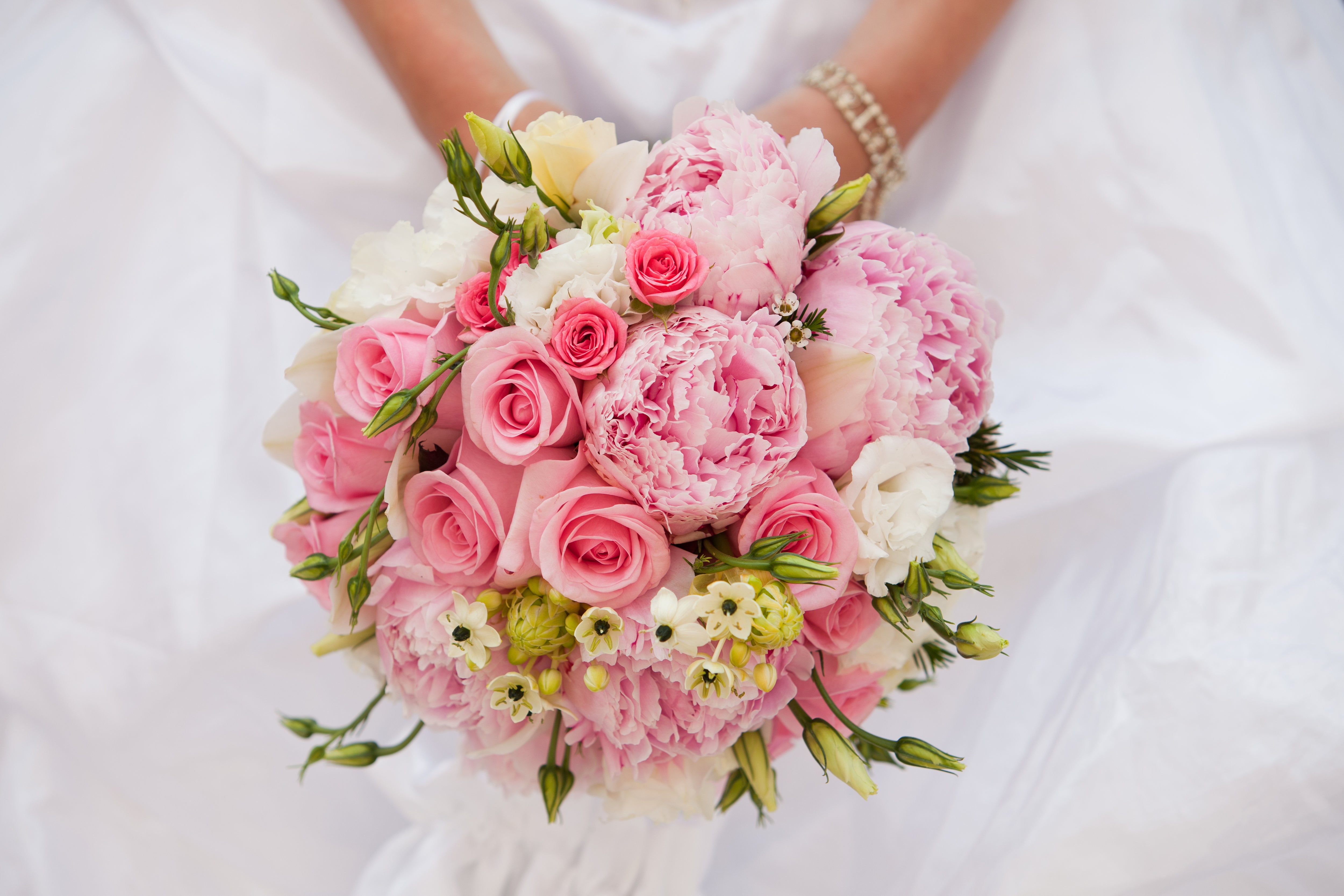 Popular Wedding Flowers & What They Mean