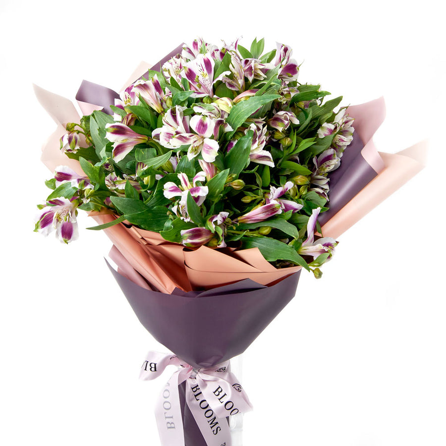 White lavender lily bouquet - Toronto Flower Gift - Same Day Toronto Delivery