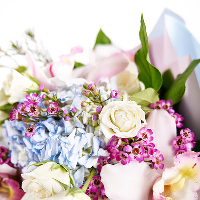 Graceful Blue Hydrangea Bouquet – Mixed Bouquets– Toronto delivery