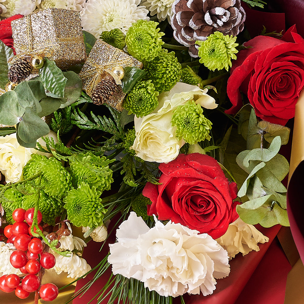 Mixed floral bouquet,  Mixed flower arrangement,  Mixed Flower Bouquet,  Flower Bouquet,  Floral Gift,  Floral Arrangement,  holiday,  christmas,  Mixed Roses Bouquet,  Rose,  Rose Arrangement,  Rose Bouquet,  Set 24017-2021, holiday rose delivery, delivery holiday rose, christmas bouquet canada, canada christmas bouquet, toronto